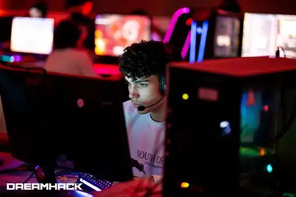 Fortnite Player Cold Dreamhack pic