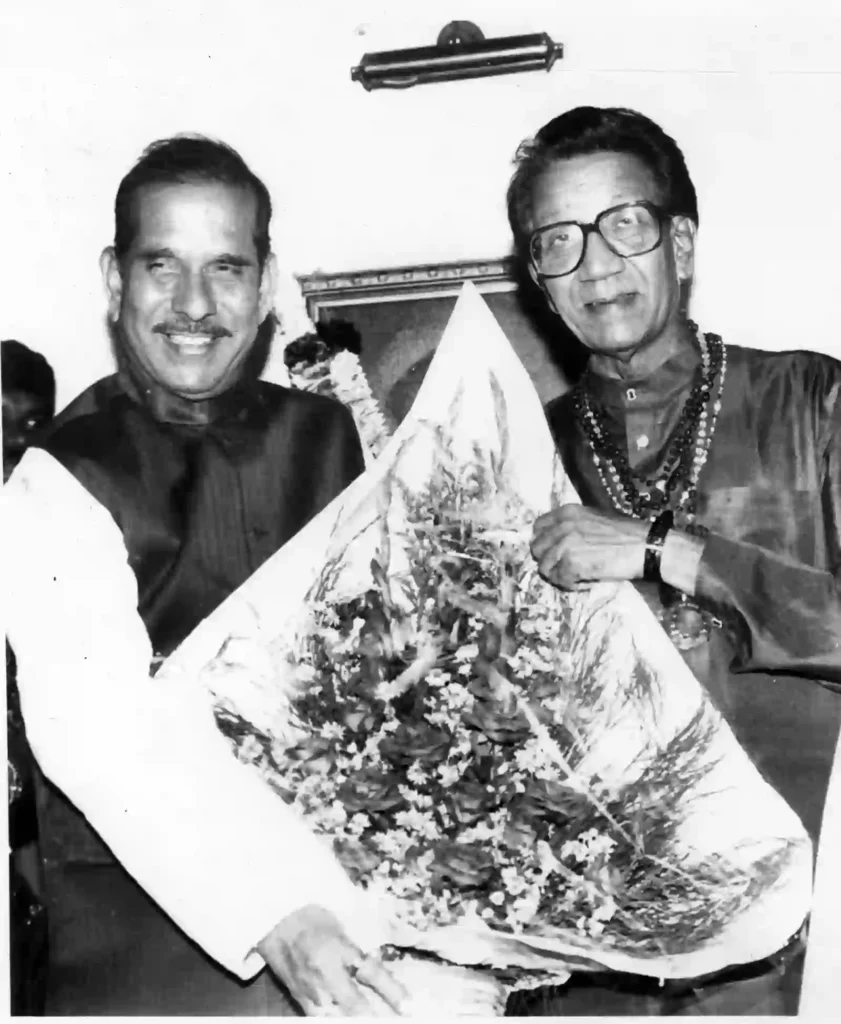 Old photo of Manohar Joshi with Balasaheb Thackeray