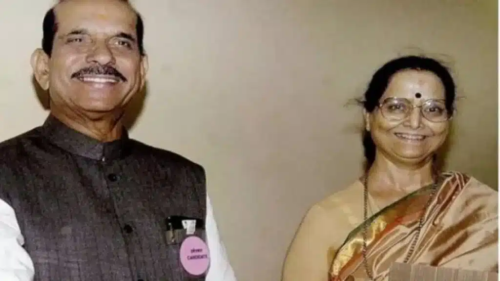 Picture of Shiv Sena leader Manohar Joshi and his wife Anagha Joshi