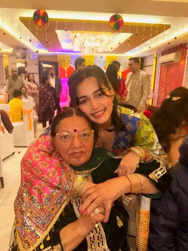 Sunakshi Grover photo with her grandmother