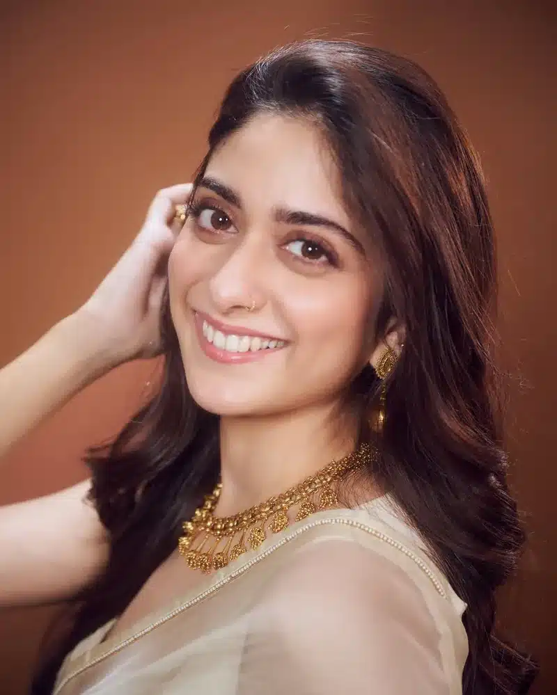 Tanya Maniktala wallpaper pic with her smile